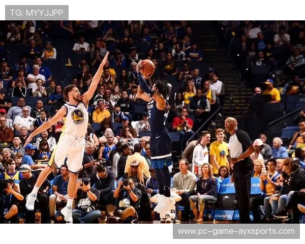 勇士依靠库里极远射程再度爆发,主场沸腾